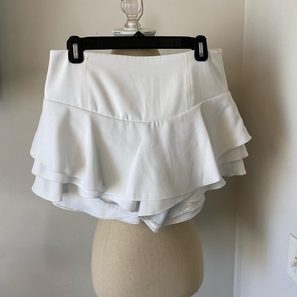 Zara White Ruffle Shorts